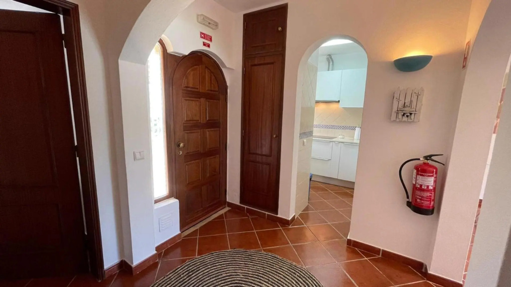 Superb Apartment with patio and pool view - BM