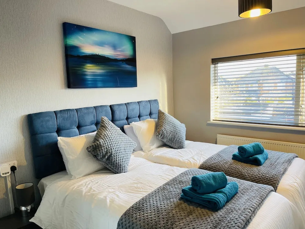 Beautiful 4-bed House in Birmingham Airport NEC