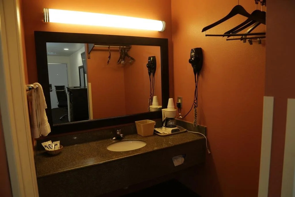 Theroff's Motel