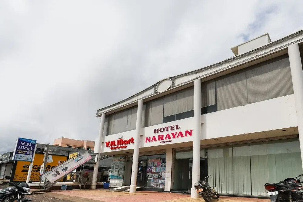 OYO 49837 Hotel Narayan Executive