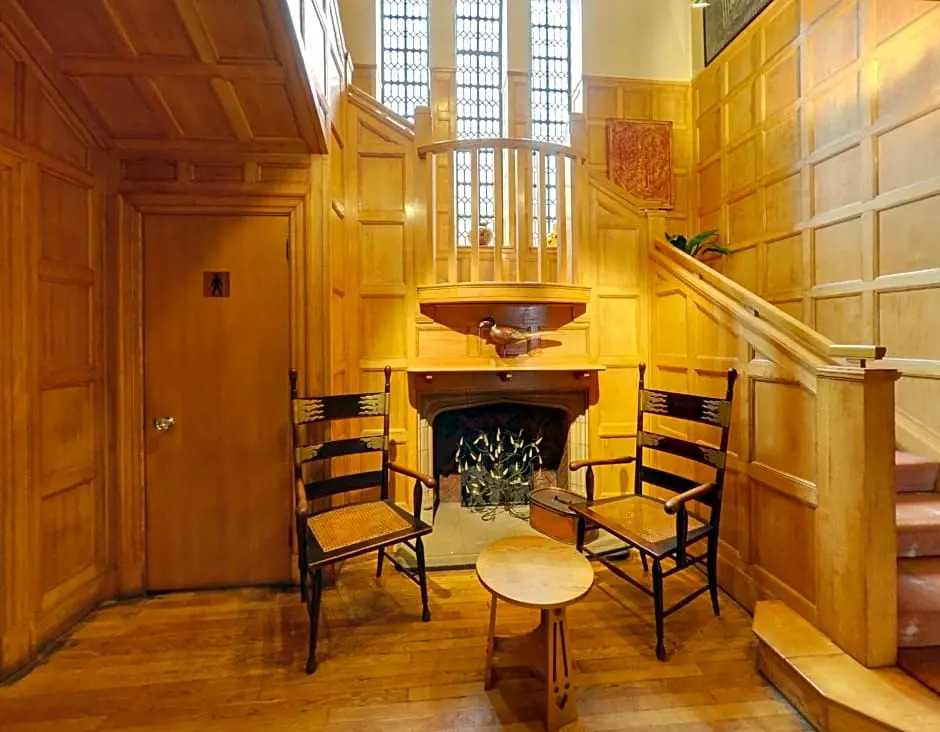 Trigony House Hotel