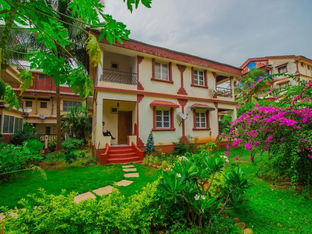 OYO 14906 Home 1BHK With Pool Carmona Beach