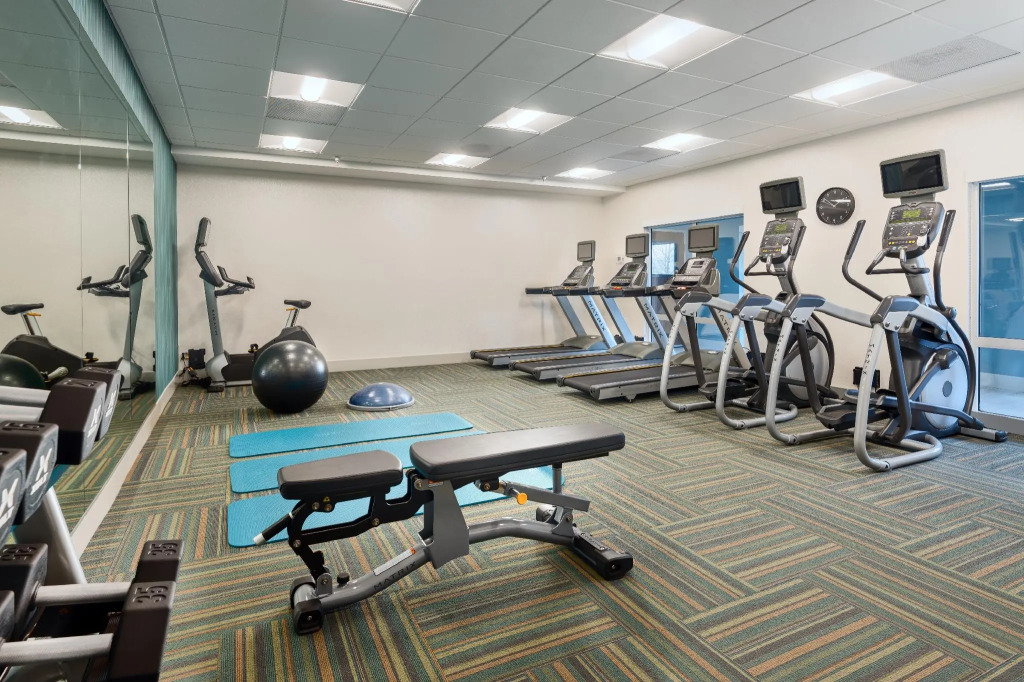 Holiday Inn Express & Suites Salem North - Keizer by IHG