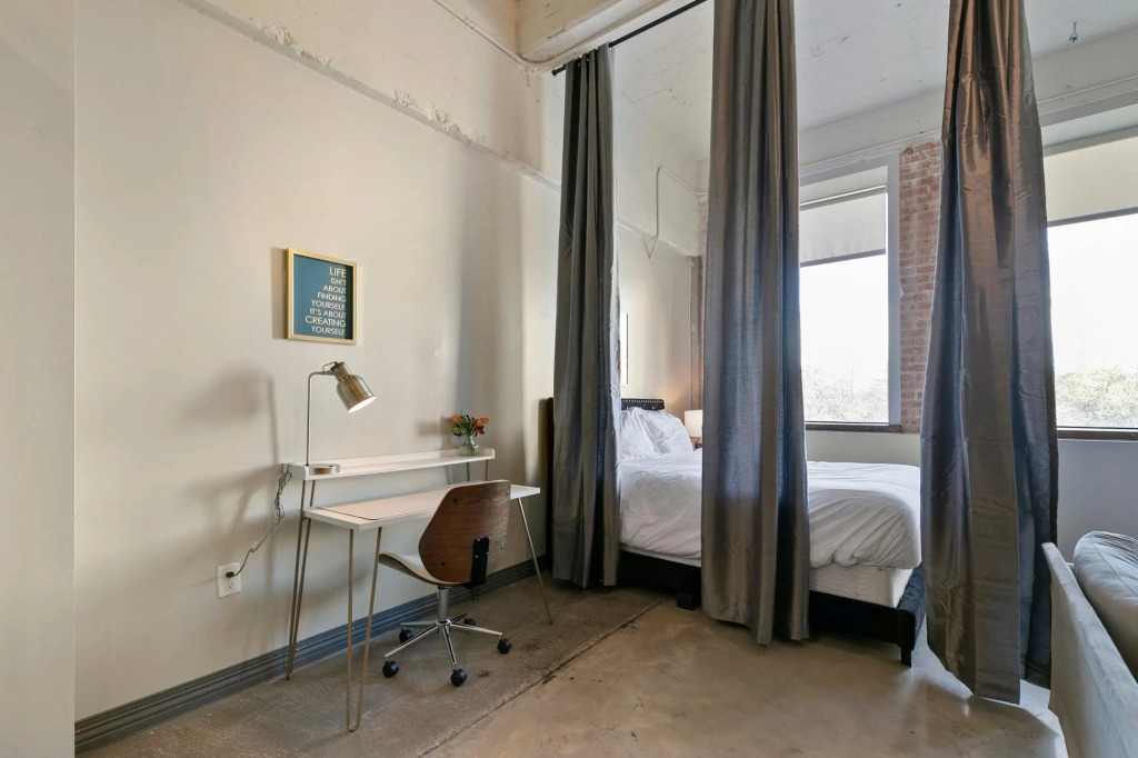 Luxury Downtown Dallas Stay by Amyfinehouse