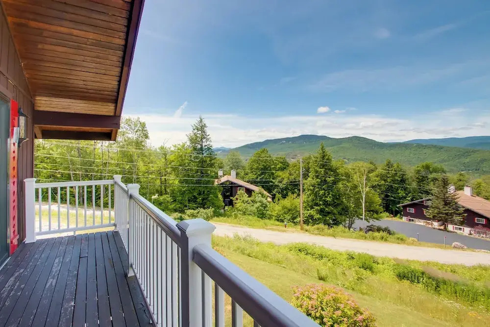 Mountaintop Condo w/ Great Mt Washington View