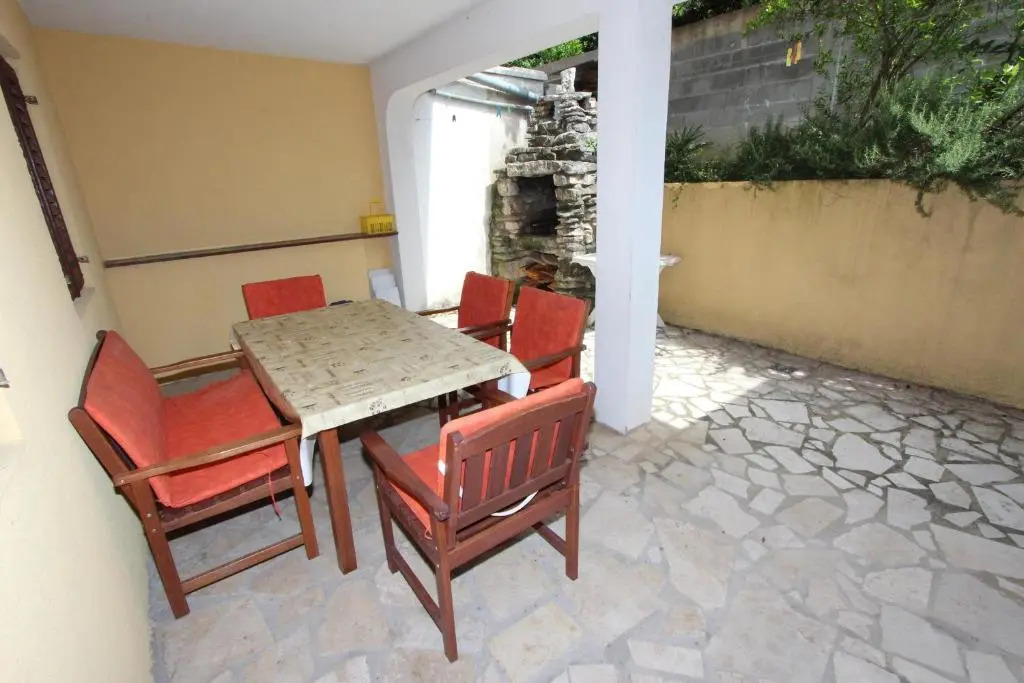 Apartments Lora
