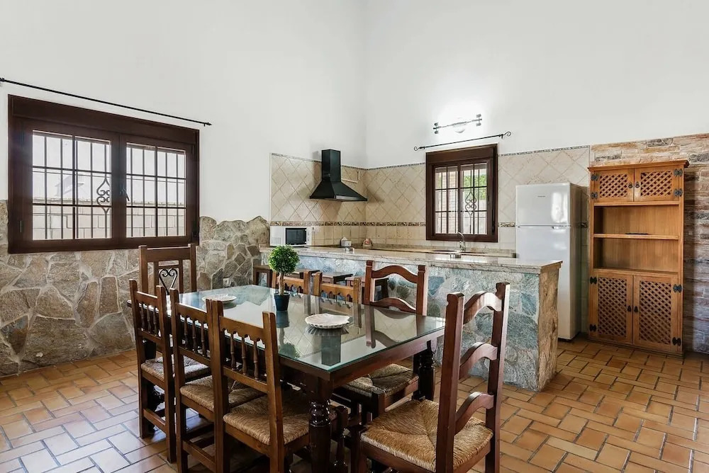 Chalet con Piscina Privada cerca del pueblo