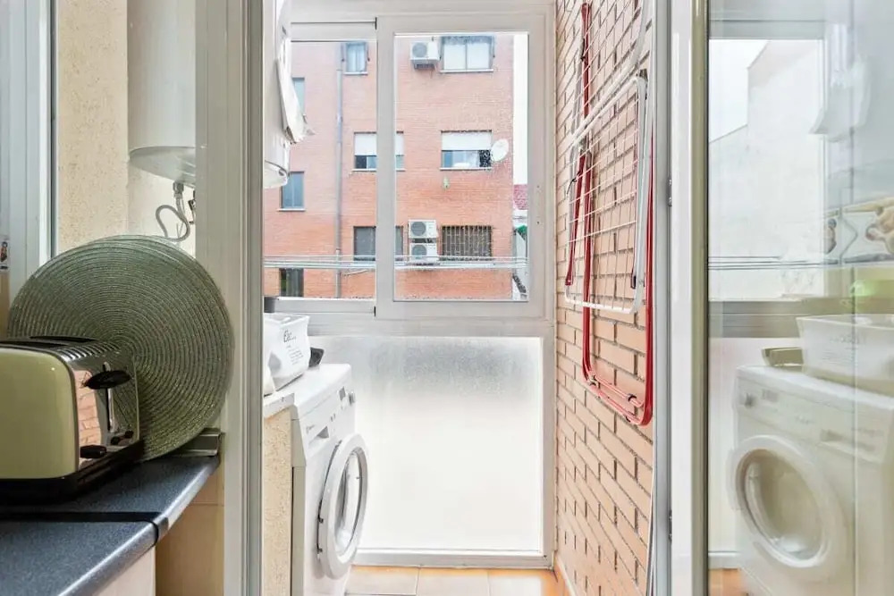 Lovely 1bed Apt, Sleeps 5 nr Puente de Vallecas