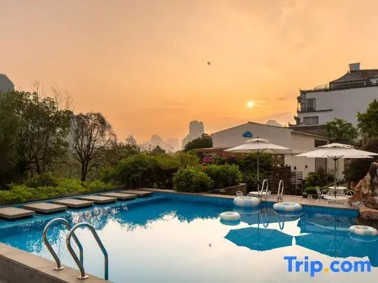 Ji Yun Resort (Yangshuo Ten-mile Gallery Yulong River)