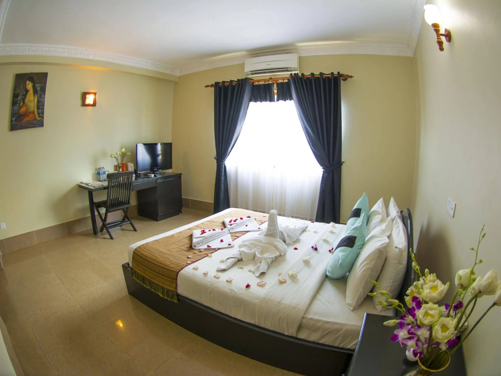 Central Night Hotel