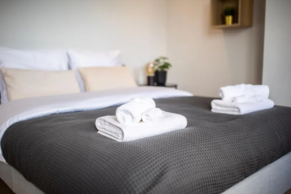 Spacious 2 Bedroom Serviced Apartments 71-77m2