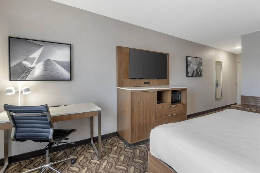 Best Western Airport Plaza Hotel   LAX Airport LA Stadium