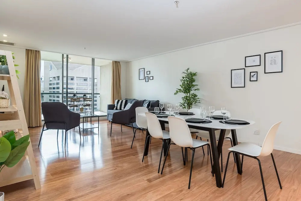 Sydney CBD Self-Contained Studio Apartment (2806PT)