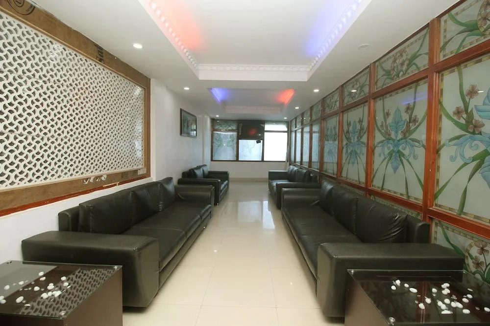 OYO 8241 Hotel Green Park