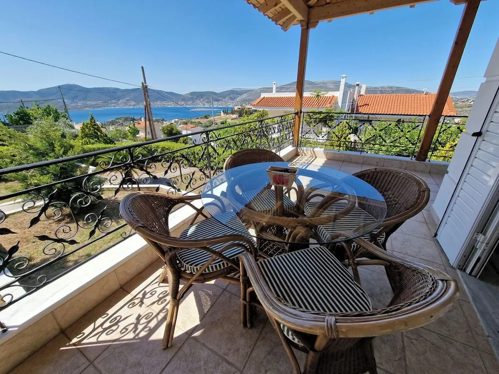 The Mirador Boutique Villa with Scenic Sea View