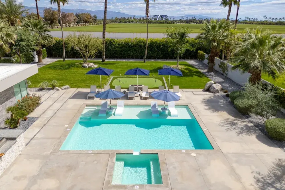 Polo Villa 9 by Avantstay Backyard w Putting Green Pool Spa 5 BDR 260312