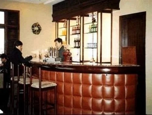 Baolong Homelike Hotel (Luojing Branch)