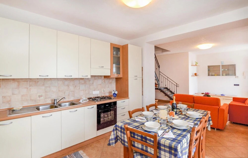 Nice Apartment in Localita´bracco With 3 Bedrooms and Wifi