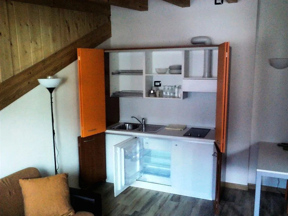 Residence Acero Rosso