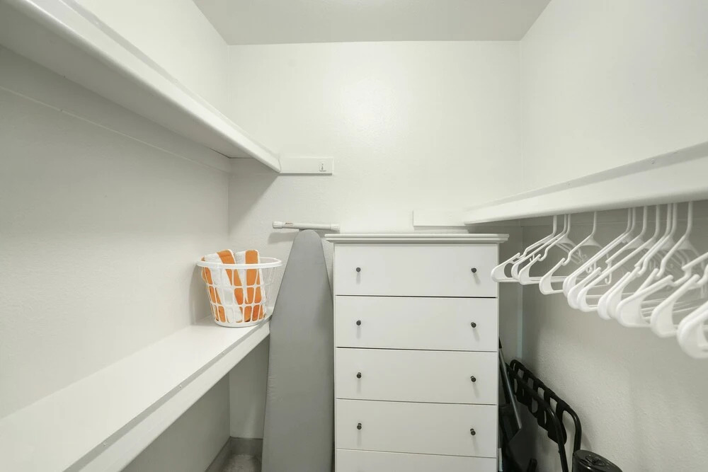 145 Fully Furnished 1BR Suite-Pet Friendly! by RedAwning