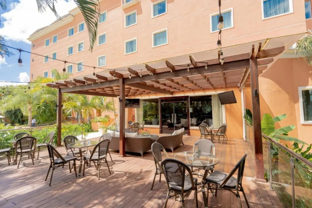 Hodelpa Garden Court