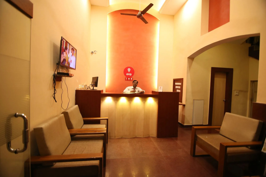 OYO 7859 Hotel Gurukripa