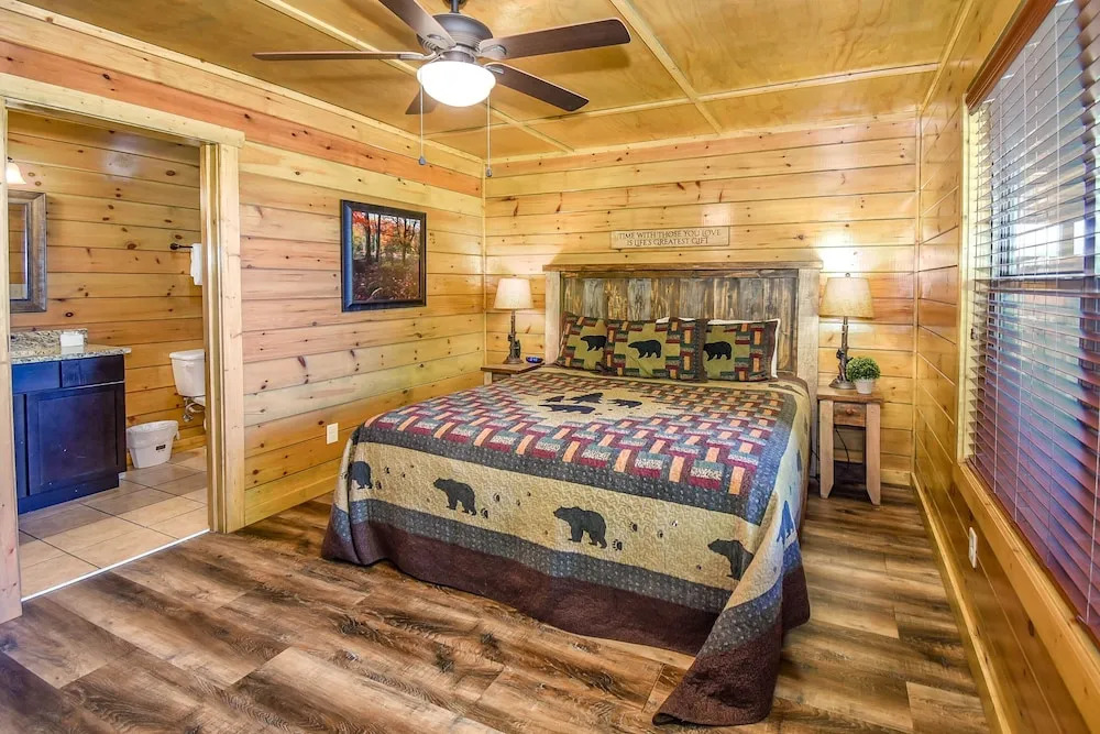 Spacious 10bd 6ba in Heart of Smokies