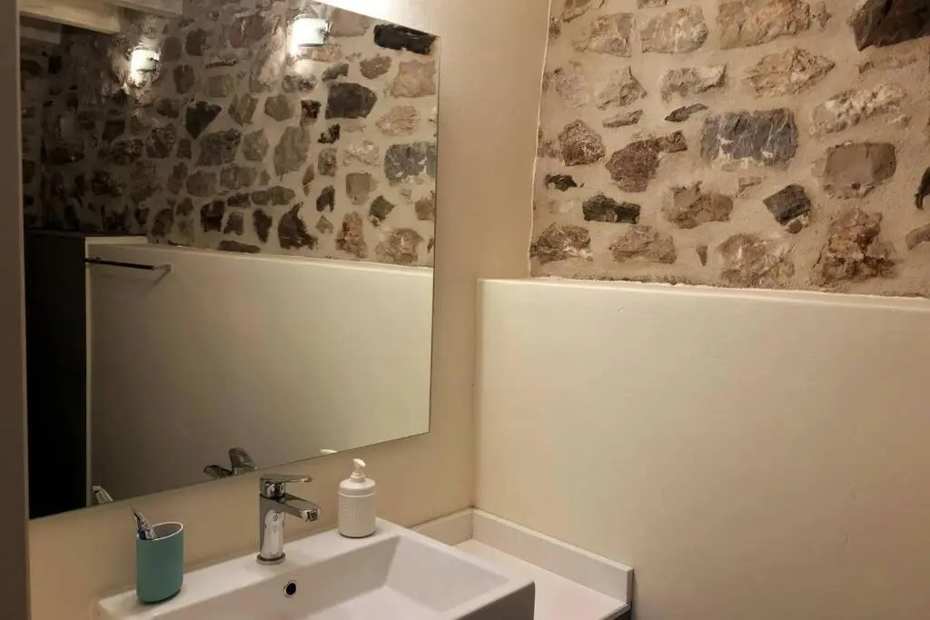 Footpath House / Ολόκληρο σπίτι στο Μεγάλο Χωριό