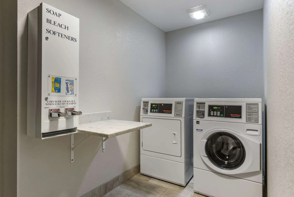 Comfort Inn & Suites Tualatin - Lake Oswego South