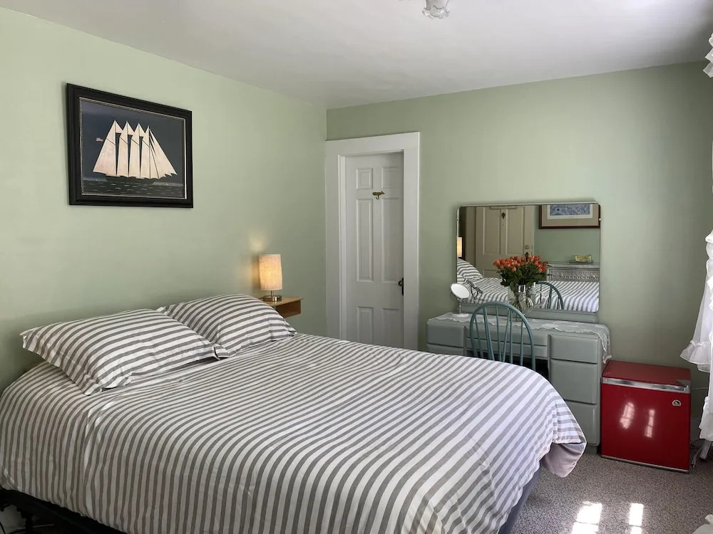 The Barnacle Inn