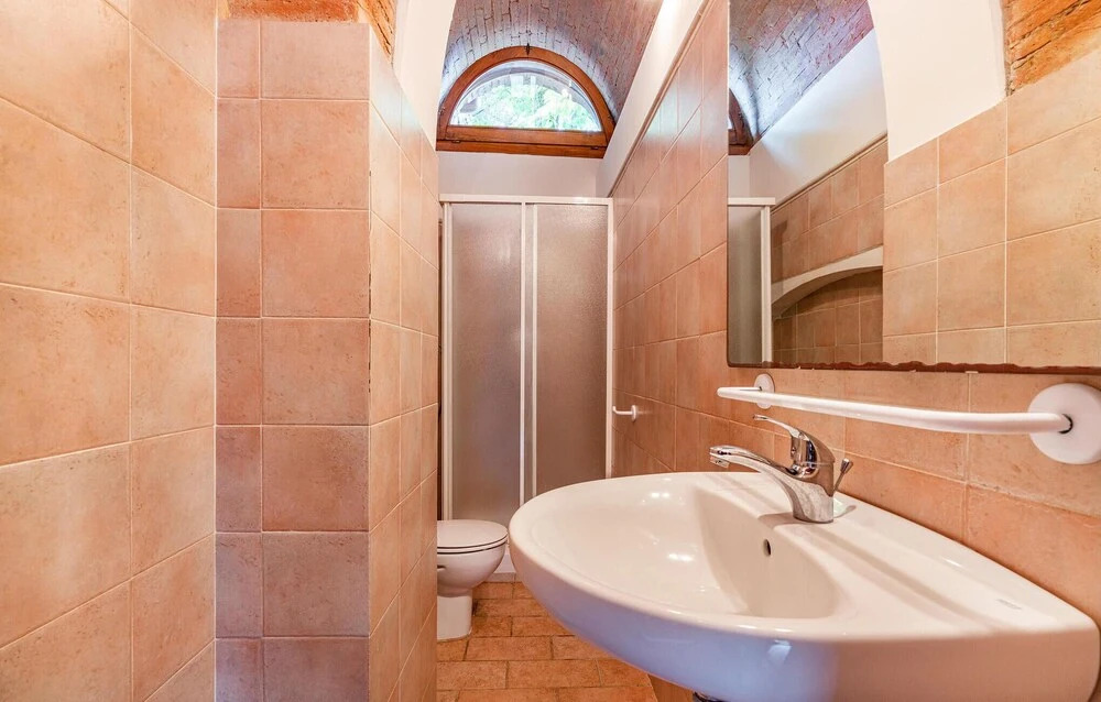 6 Bedroom Nice Home In Montaione