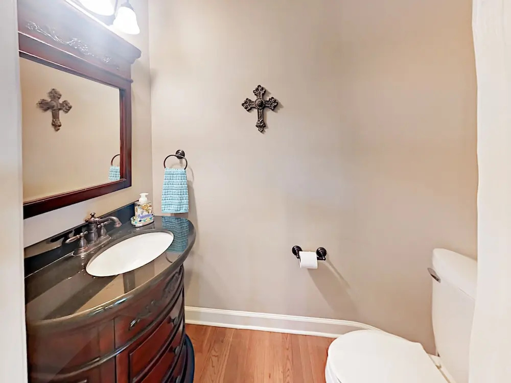 1329 W Lagoon Home 3 Bedrooms 2.5 Bathrooms Home