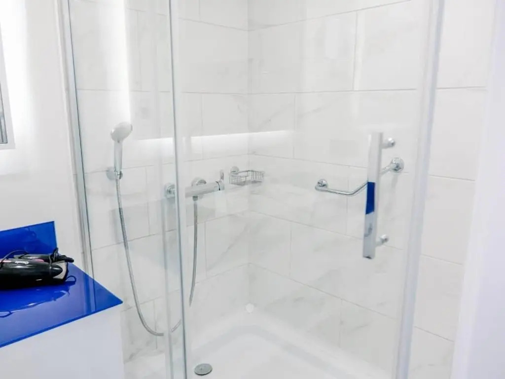 2 komnatnye apartamenty ljuks,vid more,gory,gorod.
