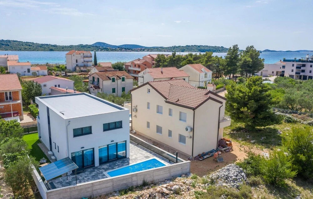 Beach Front Home In Srima