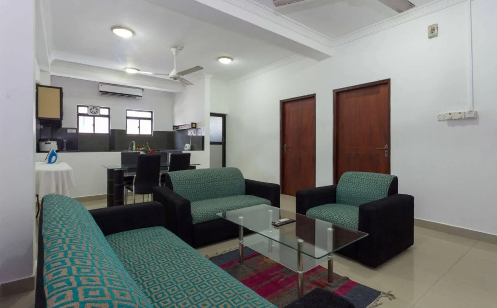 OYO 293 Akara Suites And Apartments