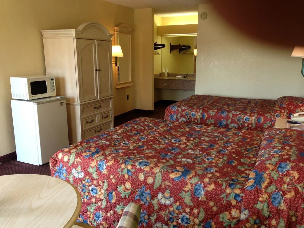 Holiday Terrace Inn - Pigeon Forge