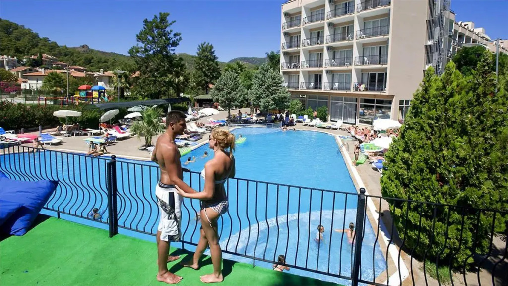 Voxx Resort