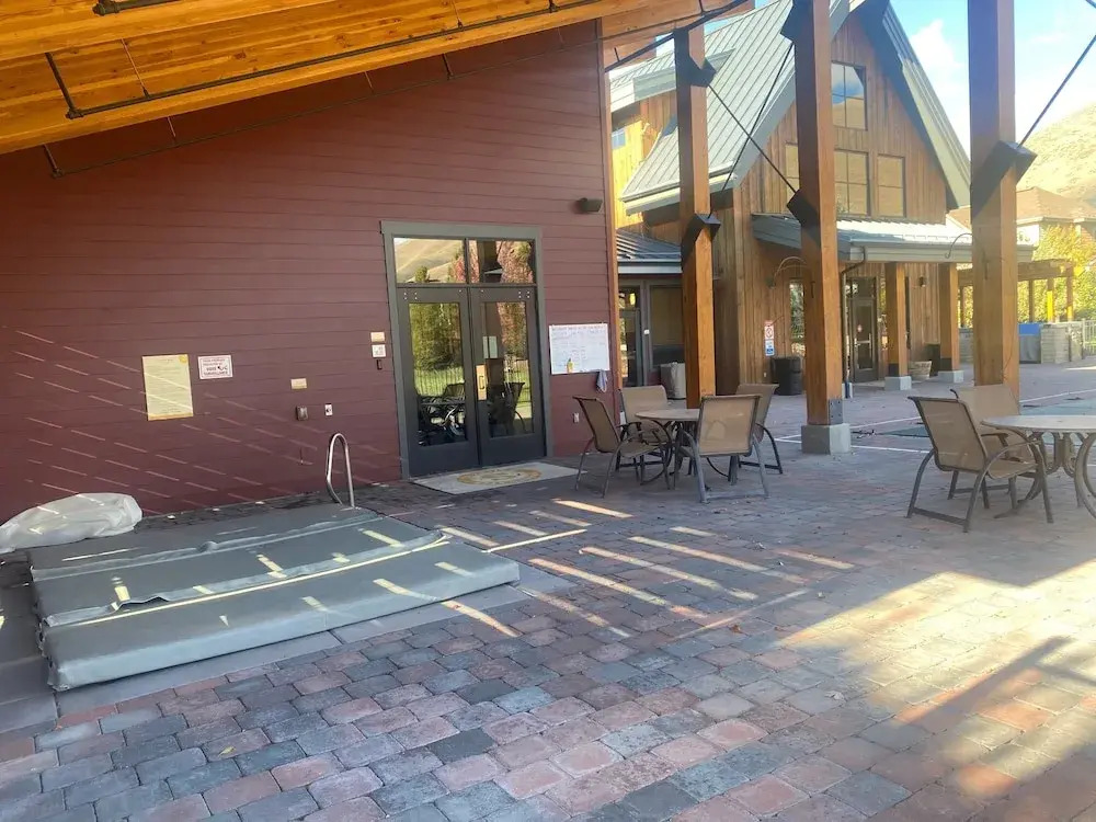 2BD Sweetwater Condo - Community Park, Pool + Hot Tub