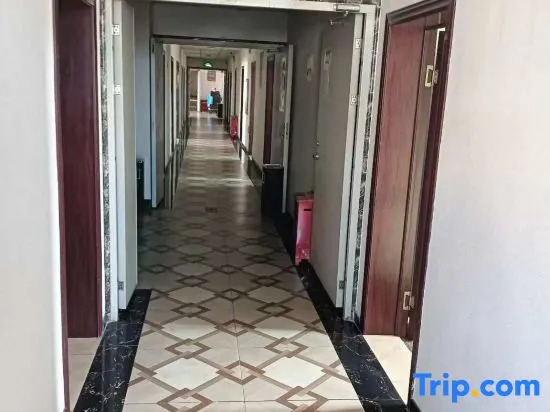 Jiamei Express Hotel (Urumqi Dehui Wanda Starlight Night Market)