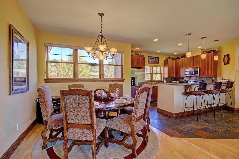 Highland Greens Linden 3 Br townhouse by RedAwning