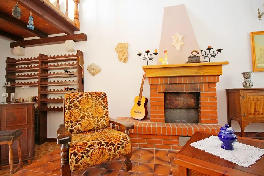 House Uzejra