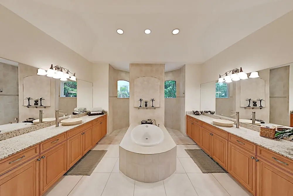 Upscale All-suite Canal W/ Dock & Fireplace 4 Bedroom Home
