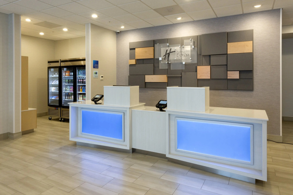 Holiday Inn Express & Suites - Seattle South - Tukwila by IHG