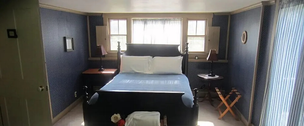 Inn at Neshobe River