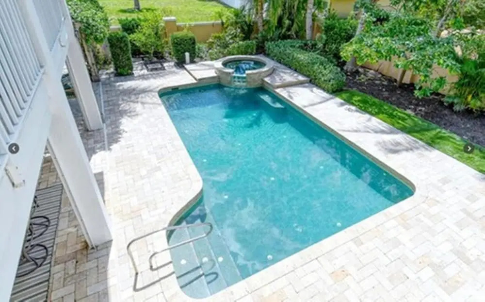 1200 Tree Bay