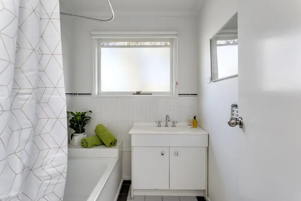 The Heyfield Hideaway: Tennis & Spa