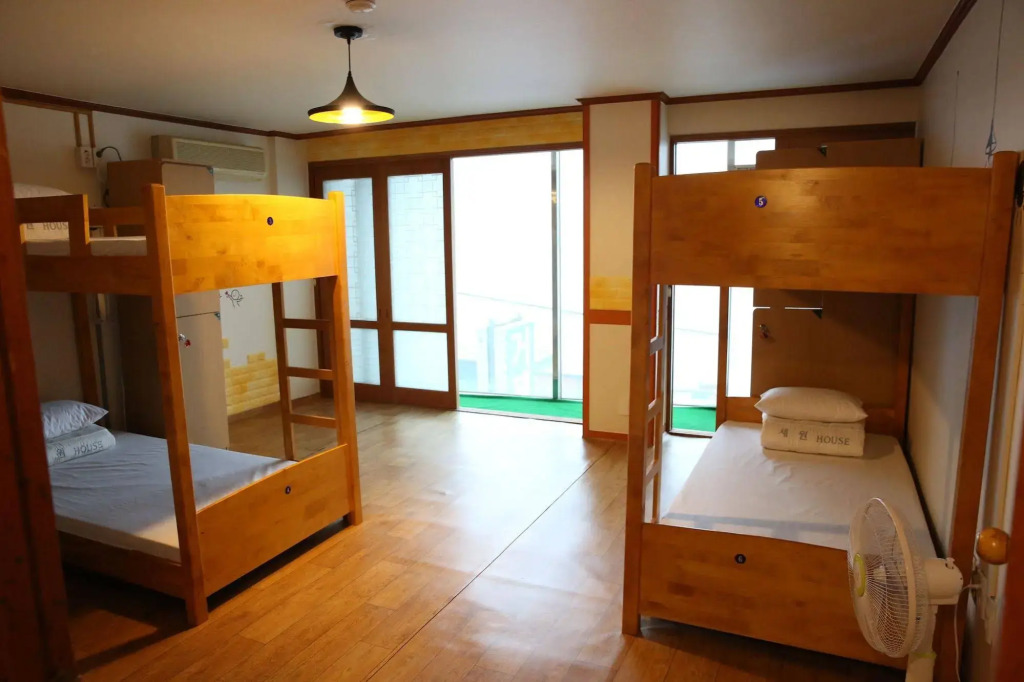 Yes Guesthouse - Hostel