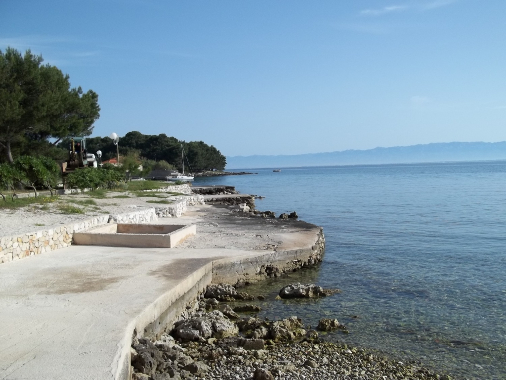 Apartment Renatare - close to the sea with parking: A1 Ugljan, Island Ugljan