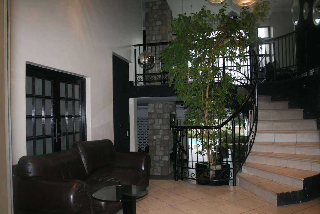 Africa Paradise Airport Boutique Hotel