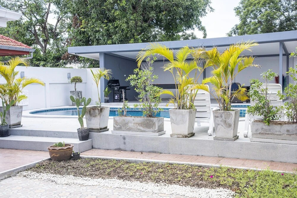 6 Bedroom Tropical Pool Villa - V6